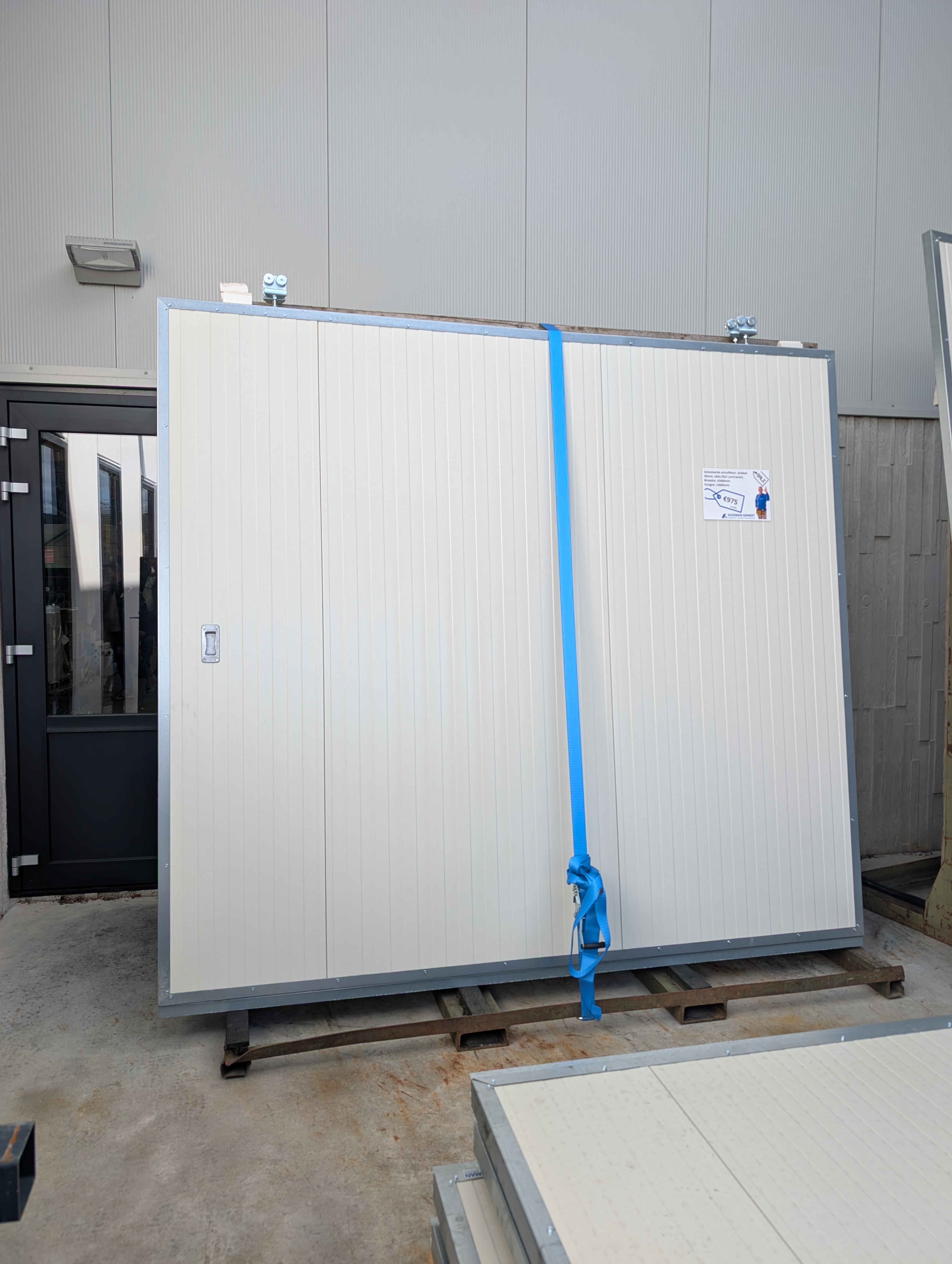 Geïsoleerde schuifdeur, dubbel, 40mm Antraciet (±RAL 7016) (L: 2600 x B: 5400 mm) 