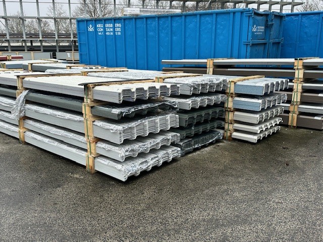 Dakplaten 35/1035, diverse lengtes en diktes, in pakketten met verschillende kleuren
